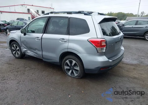 2017 Subaru Forester 2.5I Premium z USA, uszkodzony, nr VIN JF2SJAGC9HH528971